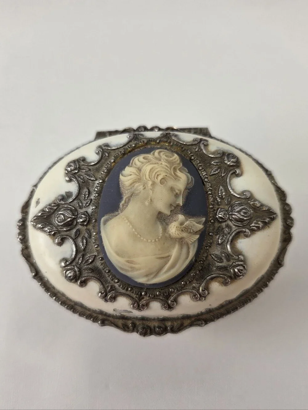 Vintage 70s Cameo Sankyo Music Trinket Box 
